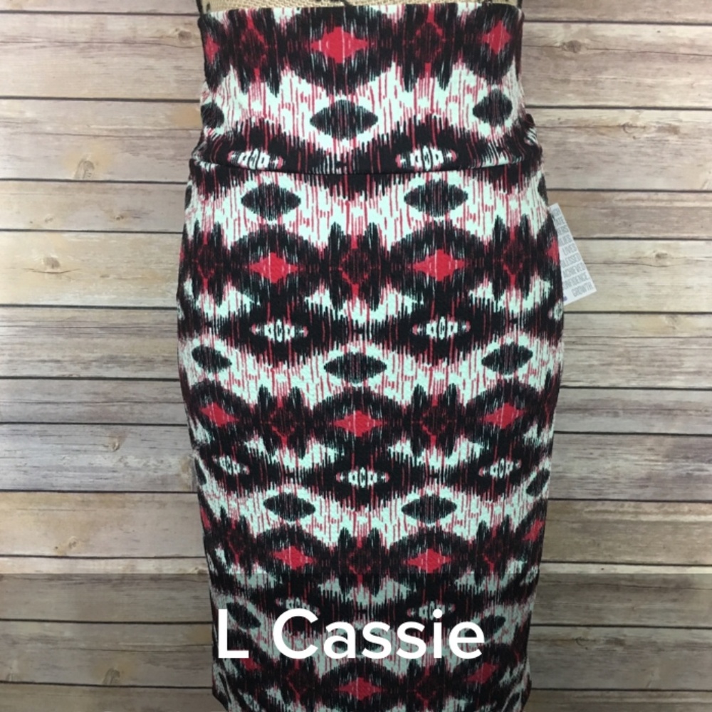 Cassie pencil skirt L LLR NWT